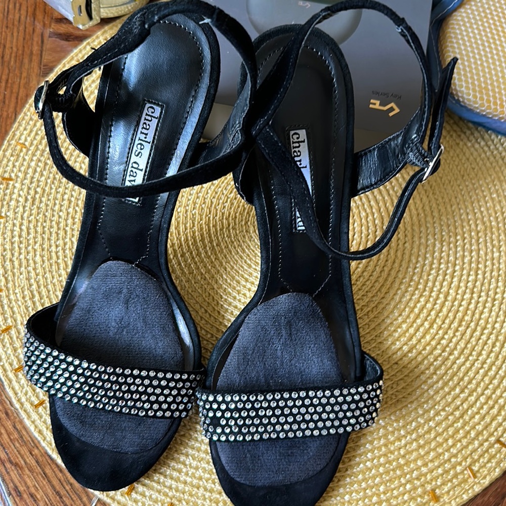 Charles David Black suede Heels Stilettos Rhinestones Crystals Size 8M